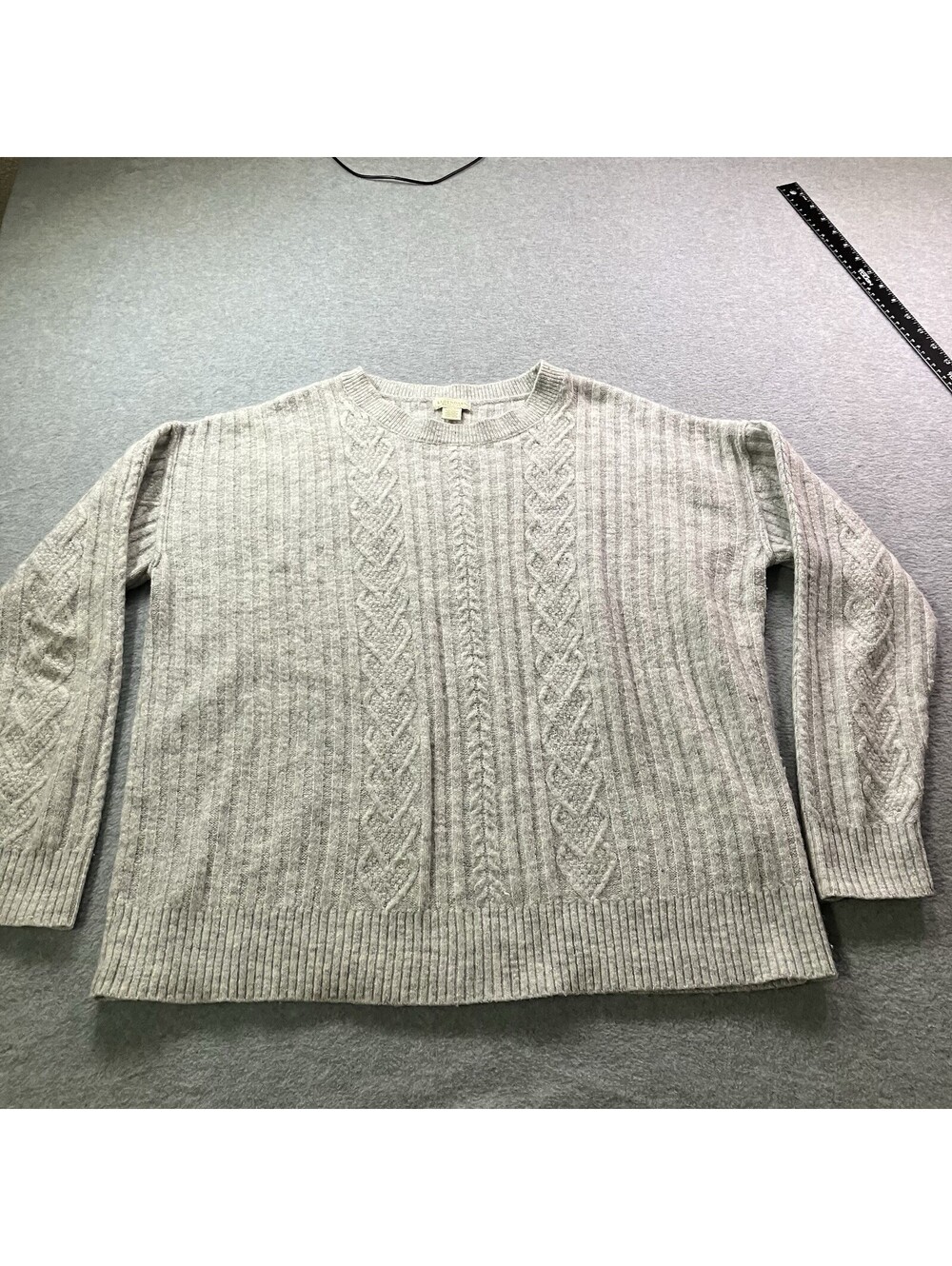 Legendary Outfitters Women’s Sweater Size L